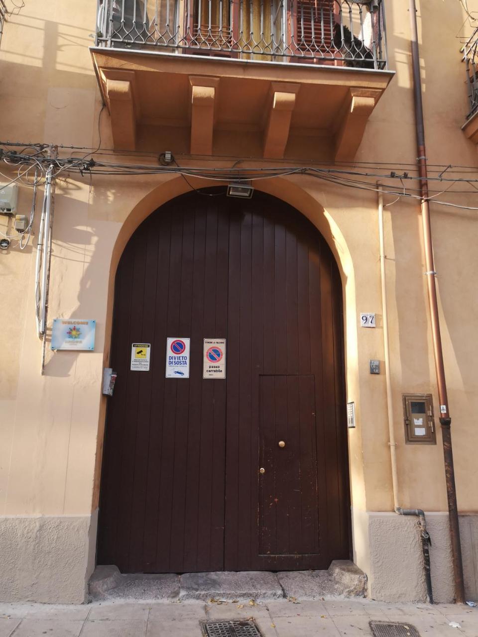 Sunshine Hostel Palermo Eksteriør billede